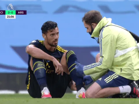 Tân binh Arsenal nghỉ hết mùa giải vì chấn thương