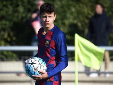 CHÍNH THỨC! "Báu vật" 16 tuổi chia tay Barcelona, sẵn sàng gia nhập MU