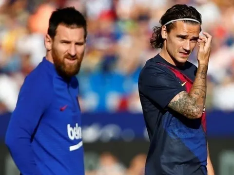 "Drama" nối tiếp, CĐV Barca nhận tin cực sốc về Messi và Griezmann