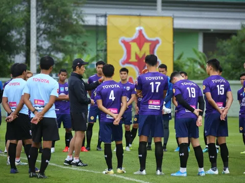 ĐT Thái Lan hé lộ chiến thuật dùng hàng tiền vệ bóp nghẹt đối thủ