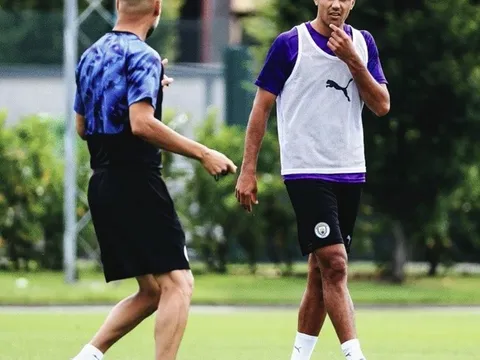 "Đúng, thời gian đầu tôi có chút lo lắng khi gặp Pep Guardiola"