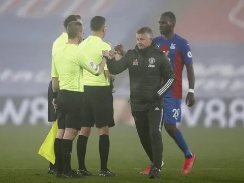 Đừng trách Bruno, Solskjaer nên nhìn lại "trò cưng" tại Man Utd