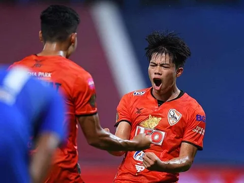 Ekanit Panya: Người kế vị Chanathip và mối đe doạ hàng thủ ĐT Việt Nam