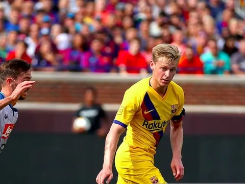 CĐV Barca: 'Frenkie de Jong đã thực hiện một đường chuyền 'Cruyff' cho Dembele'