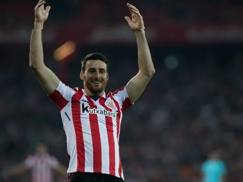 SỐC! Làm điều không tưởng, kẻ 'hủy diệt' Barca sánh ngang Messi