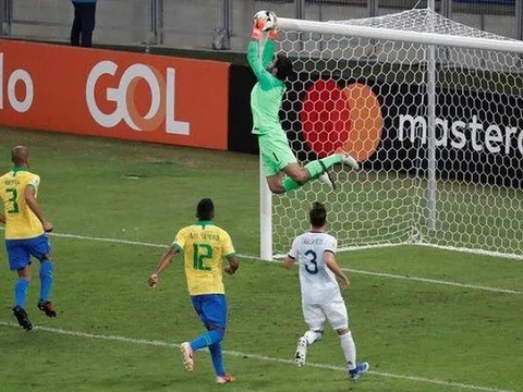 ''Quả bóng Vàng ư? Tôi chỉ ra sân mỗi ngày và làm việc của mình"