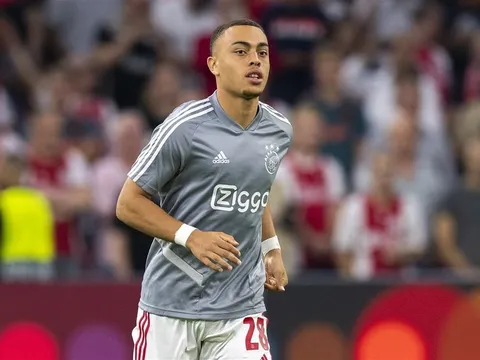 Đây! 'Thánh' chuyền mới của Ajax Amsterdam