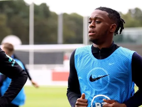 Anti-fan M.U: 'Một chấn thương bí ẩn, gánh cả hàng phòng ngự United nên bị như vậy'