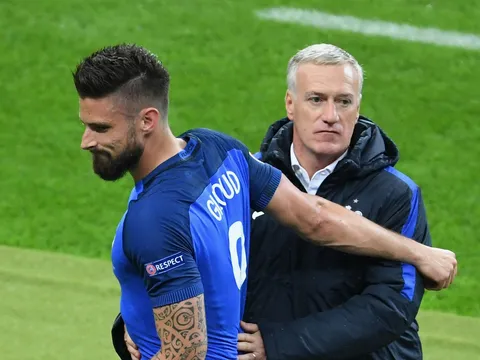 Mất suất ở Chelsea, nhà vô địch thế giới được "bênh vực"