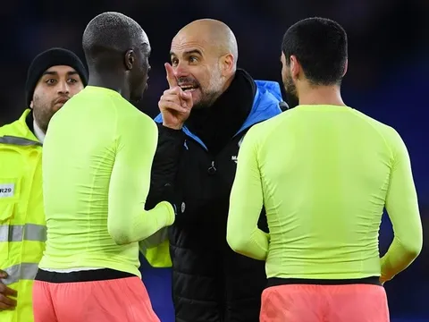 SỐC! Vừa hết trận, Pep Guardiola gay gắt chỉ thẳng mặt 1 sao Man City