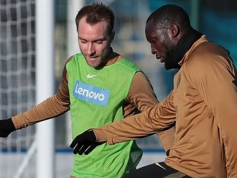 “Conte đang gặp rắc rối với Eriksen và Lukaku”