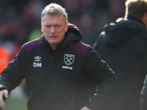 Moyes tạo ra thống kê đáng xấu hổ trước Liverpool