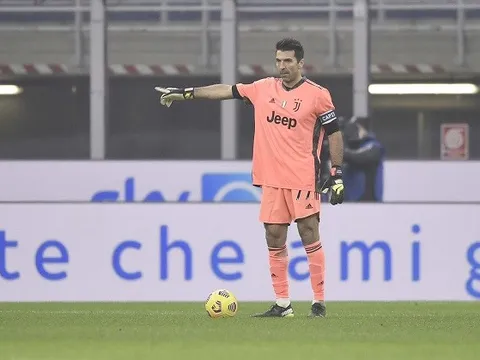Buffon thoát án treo giò nhờ lỗi kỹ thuật