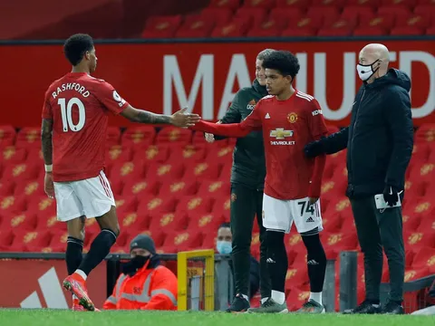 Man Utd ra mắt thêm một cầu thủ ở trận thắng Newcastle