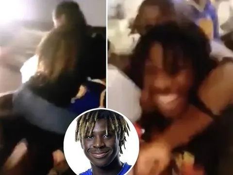 Everton 'kinh ngạc' khi biết sao trẻ mời vũ nữ về nhà mở tiệc giữa mùa dịch