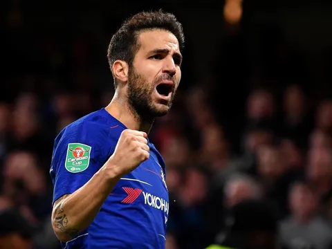 Fabregas: "Tôi cược với anh ta 1 chiếc Range Rover và cái kết"