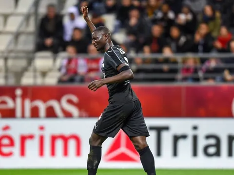 Fan Arsenal: "Cậu ấy chỉ là Sanogo 2.0"