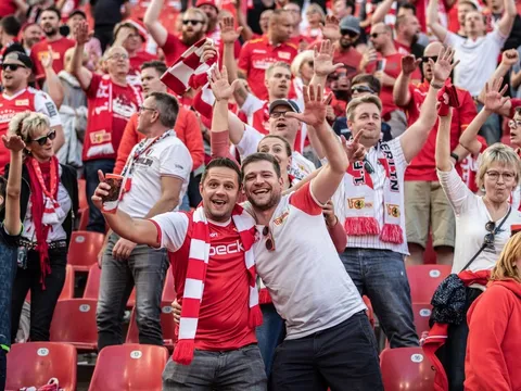 Khi các cổ động viên Bundesliga lên tiếng