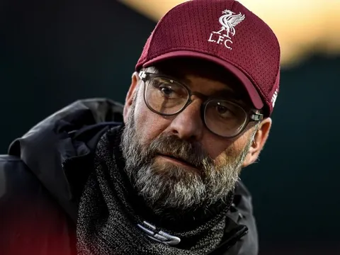 Fan Liverpool giận dữ: "Hãy im miệng hết đi..."