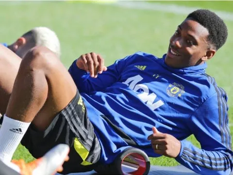 Fan Man Utd van nài: "Mua hắn ta làm gì, Martial xứng đáng hơn"
