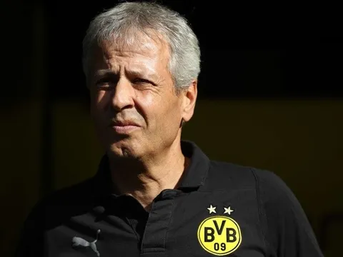 Favre nói gì khi Sancho thực hiện màn ăn mừng gây chú ý?