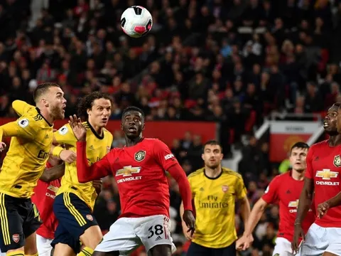 Roy Keane lên tiếng, nói về cơ hội top 4 của Man Utd và Arsenal