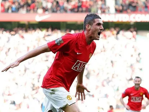 Người hùng MU một thời Macheda bừng sáng ở chân trời mới