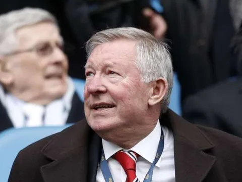 Ed Woodward đúng hay sai khi không nghe Sir Alex?