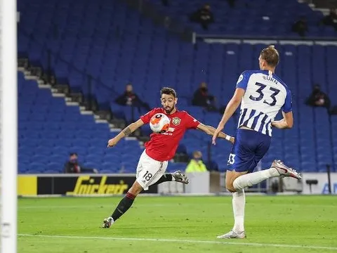 Fernandes có cú đúp tuyệt phẩm, Man Utd 'đè bẹp' Brighton