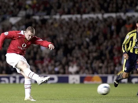 Tròn 15 năm, một huyền thoại Man Utd ra mắt OTF bằng cú hattrick khi mới 18 tuổi