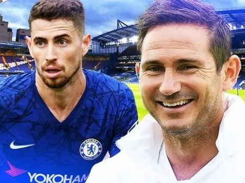 '4 năm với Maurizio Sarri khiến tôi không có nhiều sự tự do'