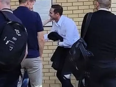 Frank Lampard chính thức có mặt ở Chelsea, ký hợp đồng khủng
