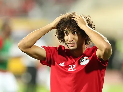 Gạ gẫm người đẹp gốc Ai Cập, đồng đội Salah nhận cái kết đắng ngắt