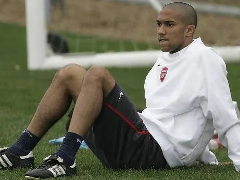 Gael Clichy hé lộ lí do rời Arsenal để đến Man City