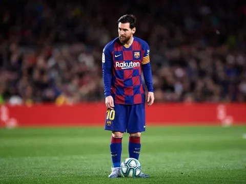 Gary Neville phát biểu sốc về khả năng Messi gia nhập Man City