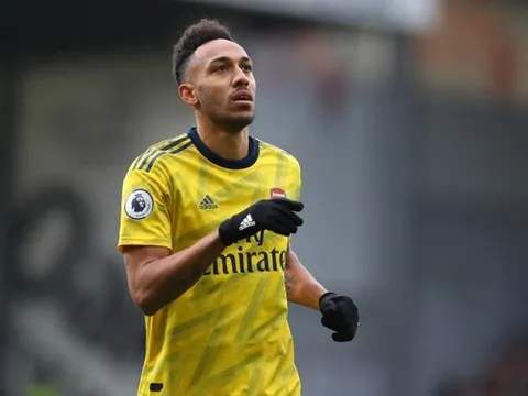 Neville chỉ thẳng sai lầm lớn của Arsenal ở vụ Aubameyang