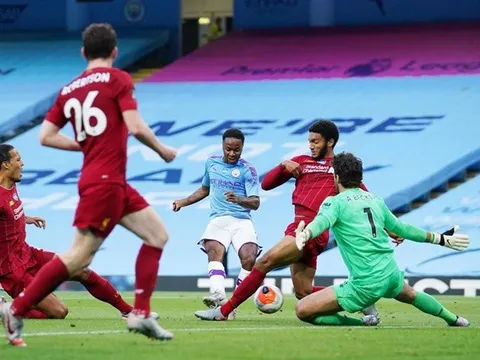 Liverpool bị Man City vùi dập, Neville nói lời 'mỉa mai' cực gắt