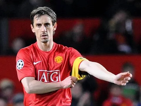 Gary Neville: Ông ấy bảo tôi không đủ tầm thi đấu ở Man Utd
