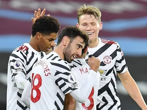 Bruno - McTominay - Fred đá chính, quá rõ vai trò của Pogba ở Man Utd