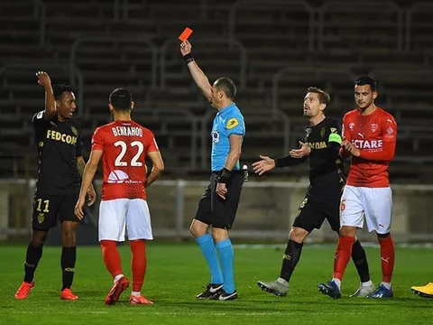 CHÍNH THỨC: 'Bạo lực' với trọng tài, 'truyền nhân Ronaldo' bị cấm 6 tháng