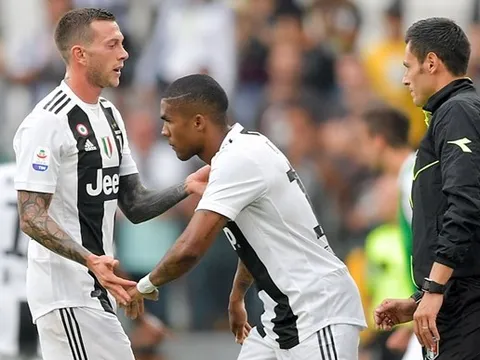 GĐTT Juve sang London, tìm cách đẩy 2 "người thừa" đến Man Utd