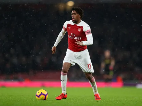 "Ngày cuối TTCN rất điên rồ, tôi ký giấy tờ cố rời Arsenal"