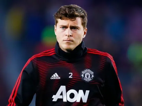 XONG! Đại diện lên tiếng về việc Lindelof rời Man Utd