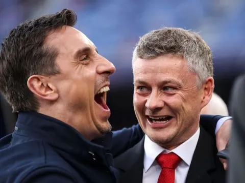 Neville: "Mua 3 cái tên này, Man Utd mới có thể tiến xa"