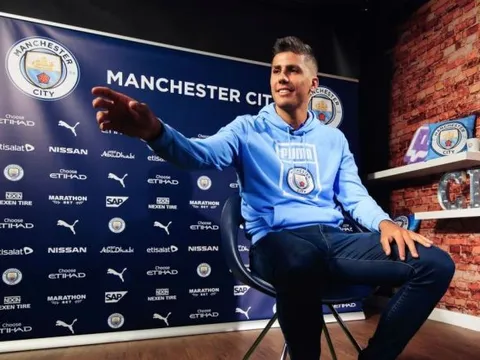 Có Rodri rồi, Man City đã biết phải làm gì với "động cơ vĩnh cửu" chưa?