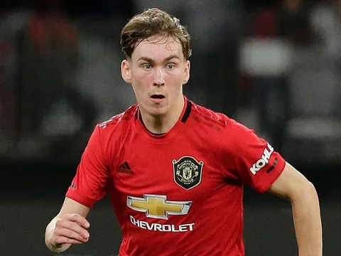 'Carrick 2.0' nổ cú đúp, Man Utd thắng đầy kịch tính ở hiểm địa Britannia