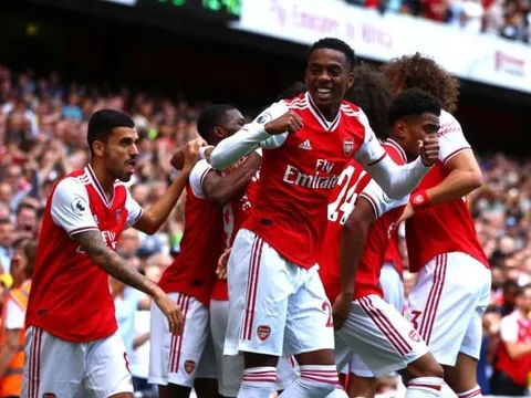 "Kẻ chiếm chỗ" của Ozil nói gì sau khi ký hợp đồng mới?