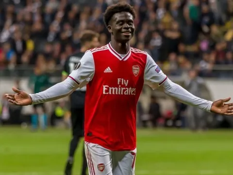 'Cậu ấy trưởng thành hơn so với tuổi 18'