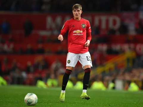 Fan Man Utd: "Giờ tôi mới biết cậu ấy còn giỏi hơn cả Luke Shaw"
