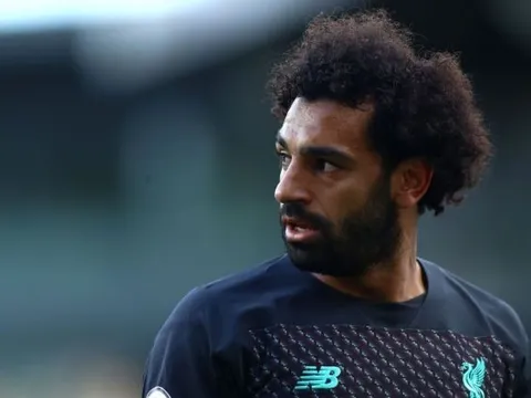 Tiết lộ: Salah tỉnh bơ làm 1 điều với Mane trong phòng thay đồ Liverpool